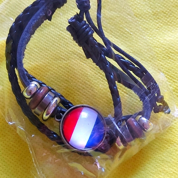 NWOT Ladie's/Men's national flag adjustable bracelet - Picture 1 of 4